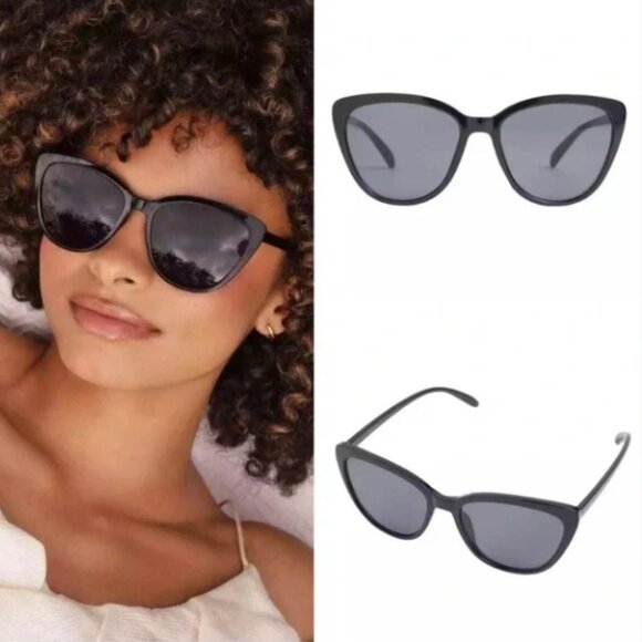Rachel Zoe Accessories - NWT Rachel Zoe Nina Sunglasses black $98